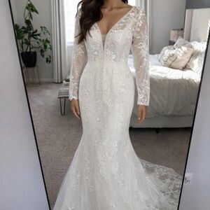 Elegant White Lace wedding dress